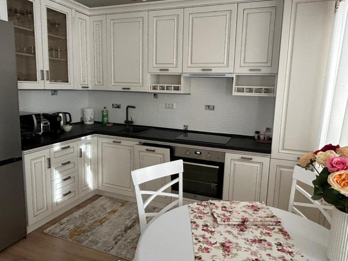Apartament Rose Gura Humorului Kültér fotó